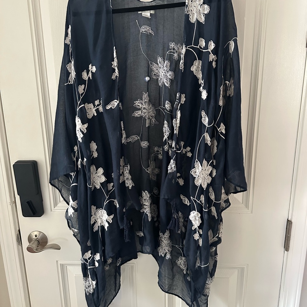Demdaco Navy Floral Tunic